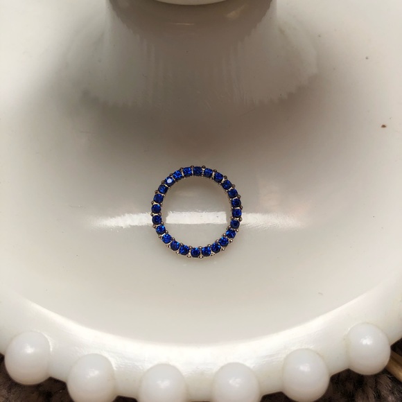 🔥4/$20 Blue rhinestone circle pendant - Picture 3 of 3
